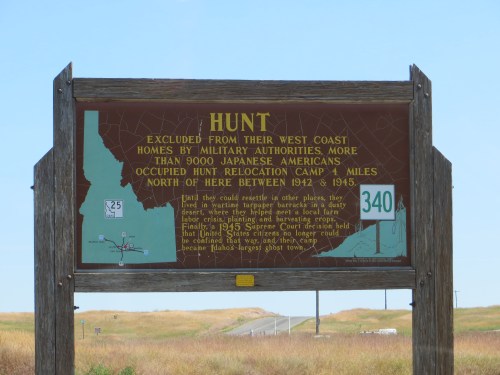 hunt-roadsign